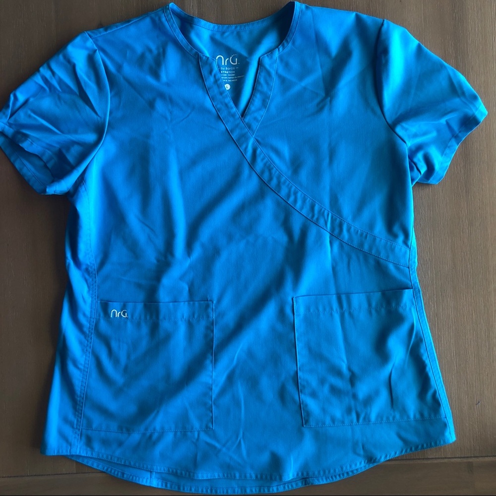 Mint Condition NRG by Barco Scrub Top